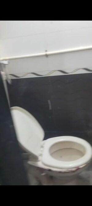 Master Bedroom in 1 BHK Apartment at Kurla West – for Rent