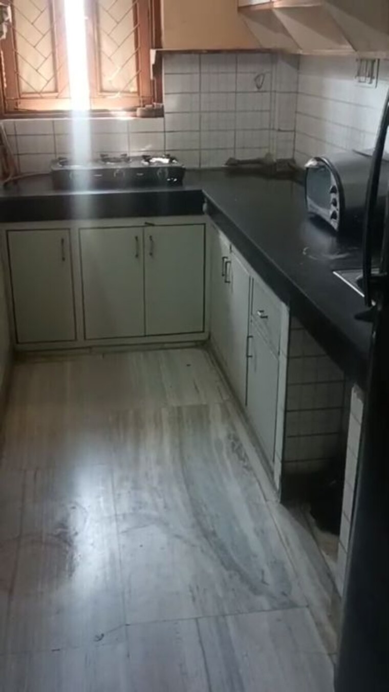 Kitchen, old rajinder nagar 3 Bedroom 830 Sq.Ft. Builder Floor In Old Rajinder Nagar Delhi 9735998