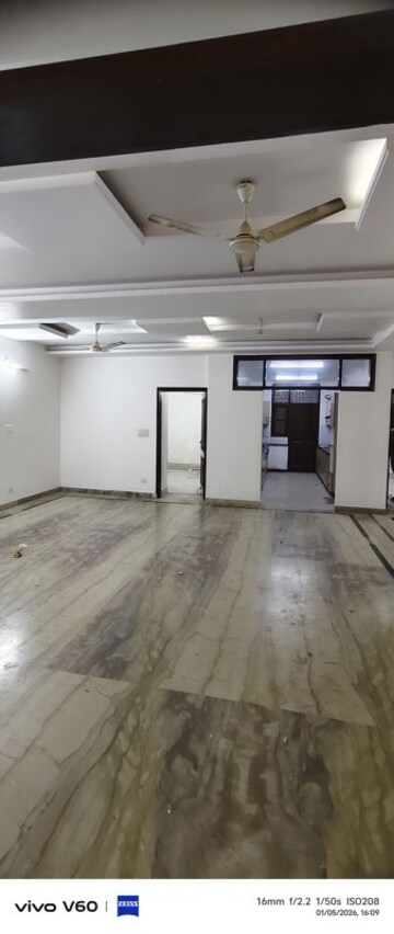Room in 3 BHK Independent House at RWA Apartments Sector 50, Sector 50 – for Rent