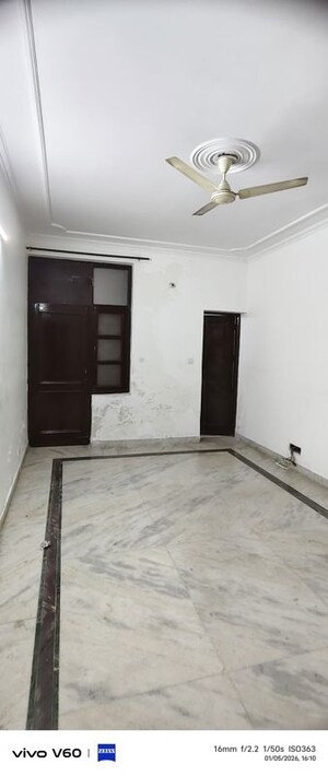 Room in 3 BHK Independent House at RWA Apartments Sector 50, Sector 50 – for Rent