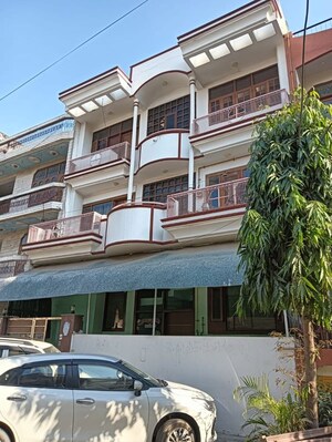 6+ BHK Villa For Sale in RWA Apartments Sector 12, Sector 12