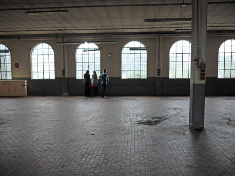  Parking, sector 63 Commercial Office Space 1700 Sq.Ft. In Sector 63 Noida 9736031