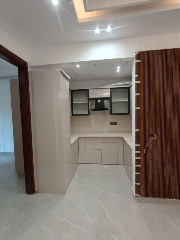 Kitchen, igi airport area 3 Bedroom 1000 Sq.Ft. Apartment In Igi Airport Area Delhi 9736057