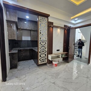 Parking in 2 BHK Builder Floor at Galleria Noida Sector 16C, Sector 16c Greater Noida – for Sale