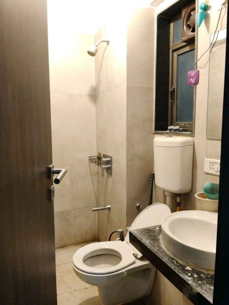 Bathroom, runwal-symphony 2 Bedroom 1200 Sq.Ft. Apartment In Santacruz East Mumbai 9736110