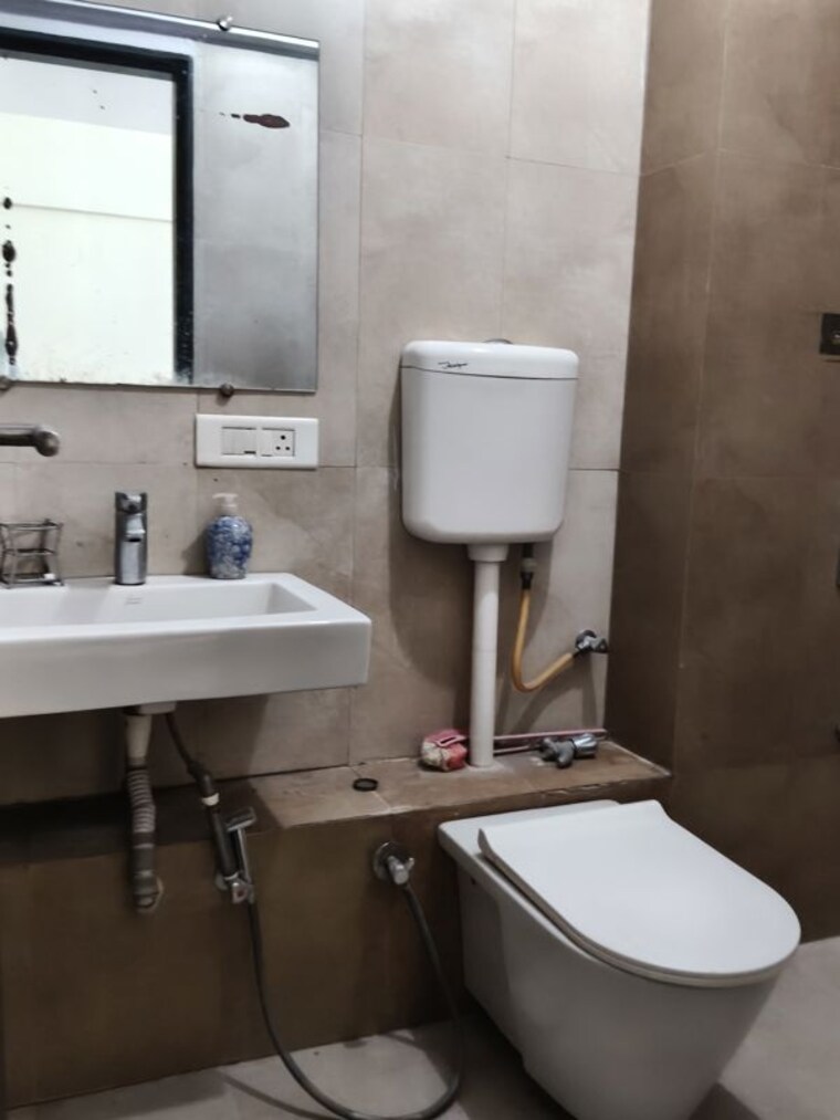 Team Area, runwal-symphony 2 Bedroom 1200 Sq.Ft. Apartment In Santacruz East Mumbai 9736110