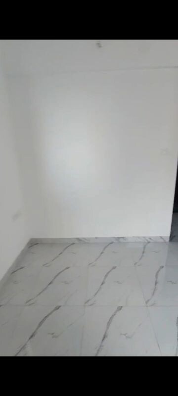 Room in 2 BHK Apartment at Raymond Ten X Habitat, Pokhran Road No Two – for Rent