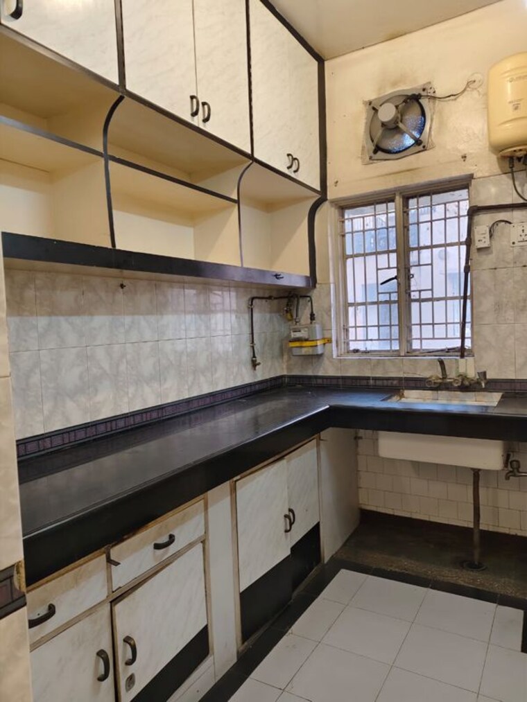 Kitchen, vasant kunj 2.5 Bedroom 1350 Sq.Ft. Apartment In Vasant Kunj Delhi 9736131