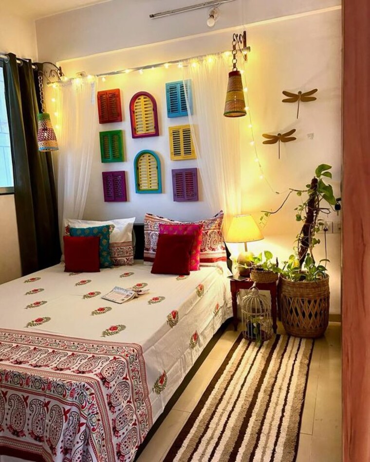 Room, vibhuti khand Pg For Girls In Vibhuti Khand 9736136