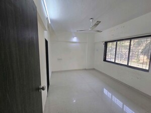 Room in 2 BHK Apartment at DLH Sorrento, Veera Desai Road – for Rent