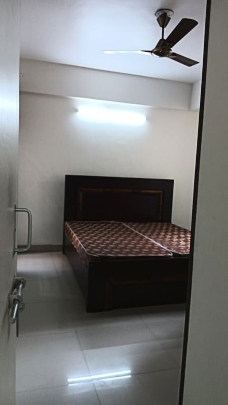 Bedroom, vasant kunj 3 Bedroom 1650 Sq.Yd. Apartment In Vasant Kunj Delhi 9736140