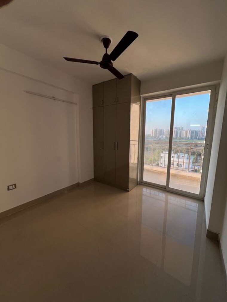 Room, sector 92 3 Bedroom 744 Sq.Ft. Apartment In Sector 92 Gurgaon 9736149