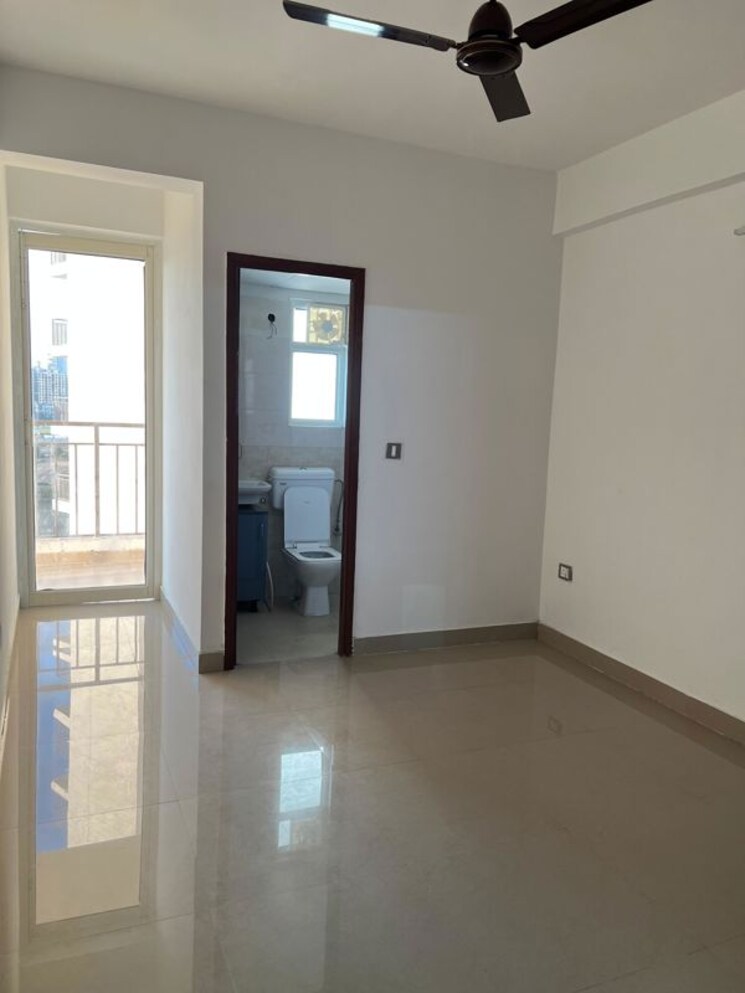 Room, sector 92 3 Bedroom 744 Sq.Ft. Apartment In Sector 92 Gurgaon 9736149