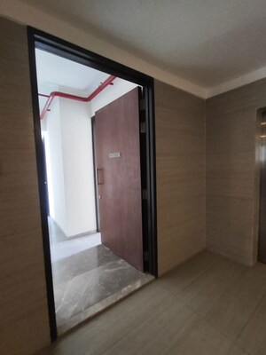 Room in 4 BHK Apartment at Raj Tattva, Kapur Bawdi – for Rent