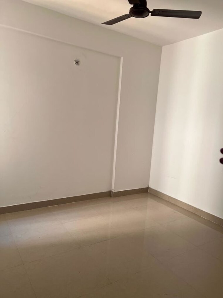 Room, rof-amaltas 3 Bedroom 744 Sq.Ft. Apartment In Sector 92 Gurgaon 9736163
