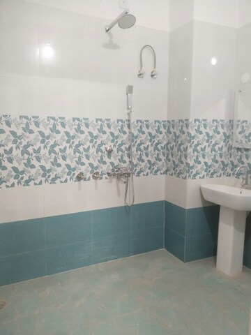 Bathroom in 2 BHK Independent House at Gomti Nagar – for Rent