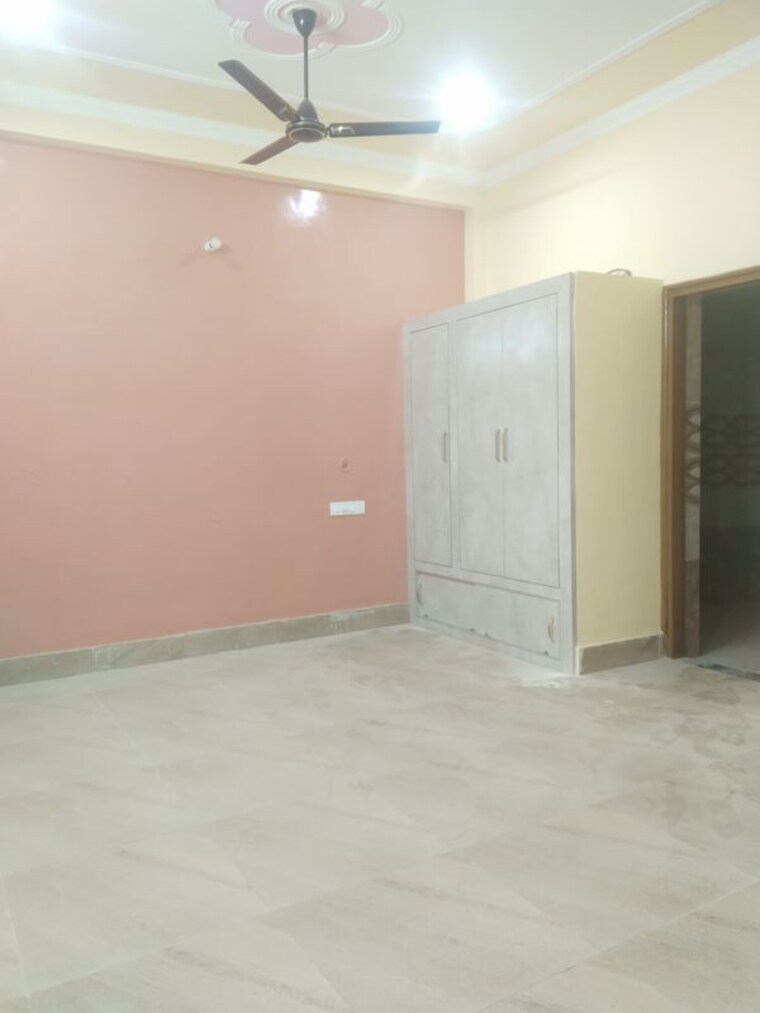 Room, gomti nagar 2 Bedroom 1500 Sq.Ft. Independent House In Gomti Nagar Lucknow 9736158