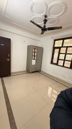 1 RkBuilder Floor For Rent in Chattarpur