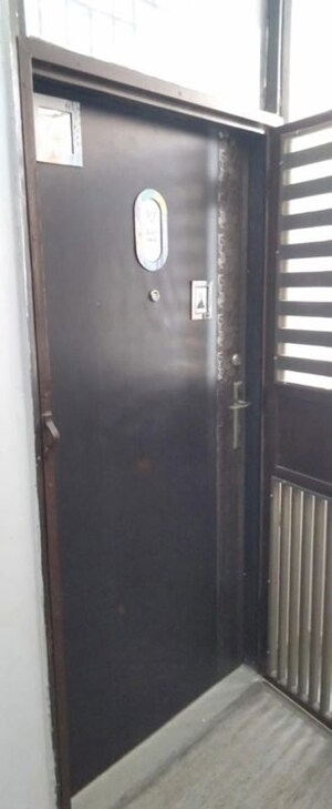 Furnished Amenities in 2 BHK Apartment at Ajnara Le Garden, Panchsheel Green – for Rent