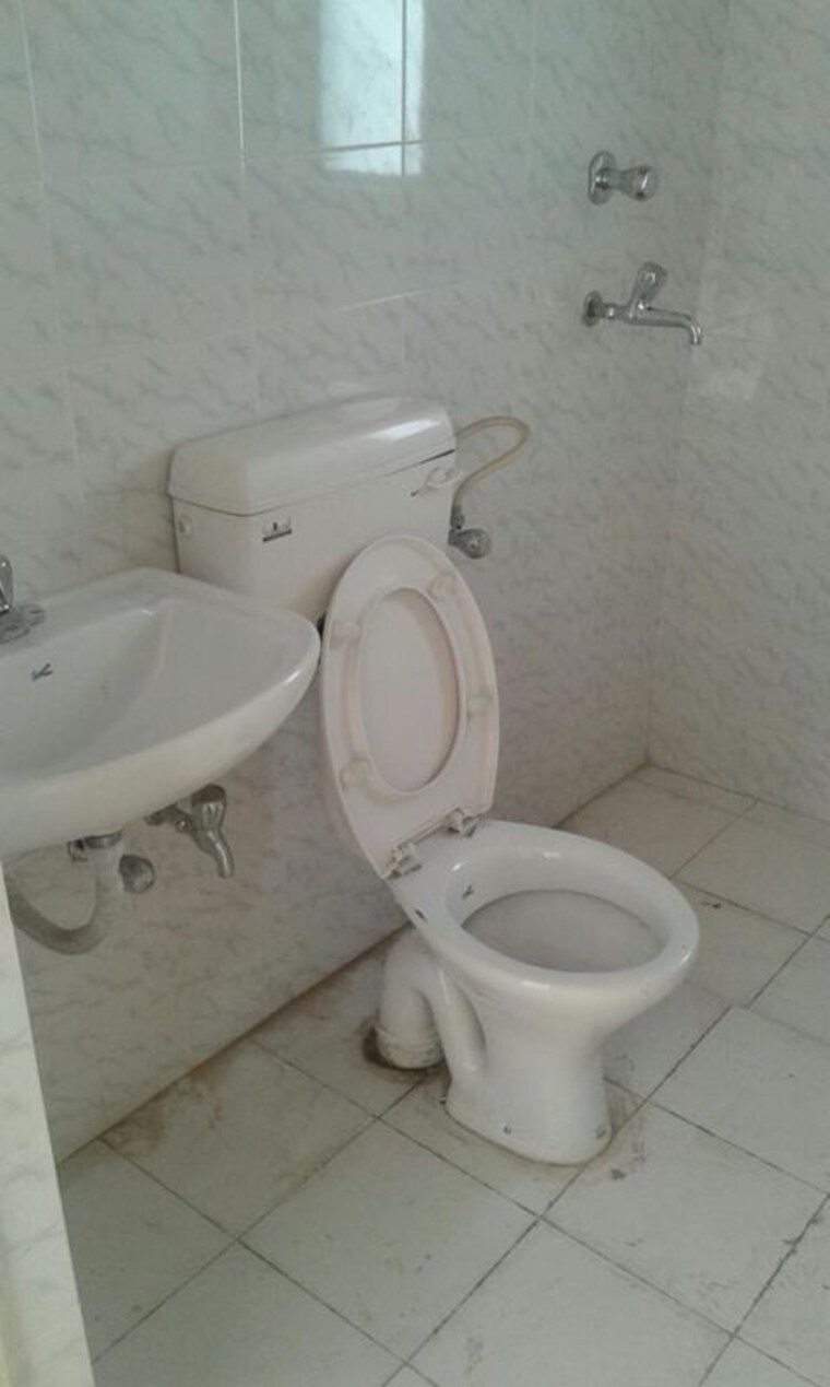 Attached Bathroom, sureka-sunrise-symphony 2 Bedroom 951 Sq.Ft. Apartment In Rajarhat Kolkata 9736176