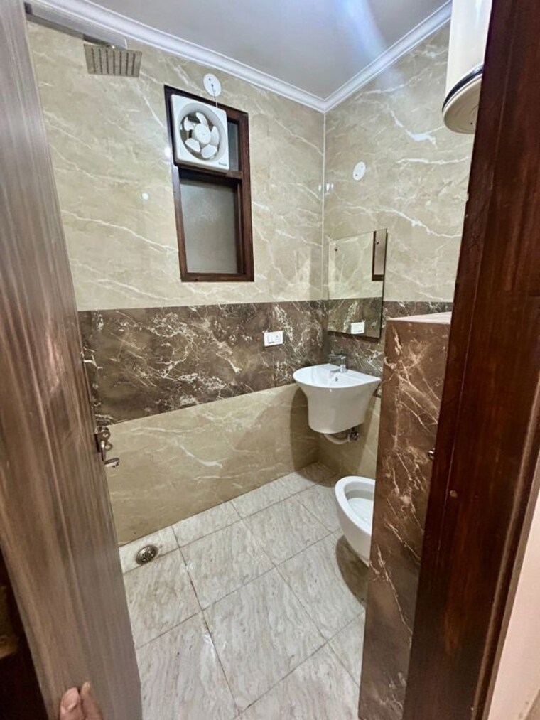 Bathroom, chattarpur 1 Bedroom 600 Sq.Ft. Builder Floor In Chattarpur Delhi 9736184