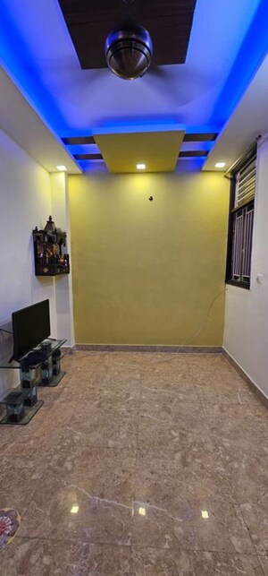 Furnished Amenities in 2 BHK Builder Floor at Vishwas Park – for Sale