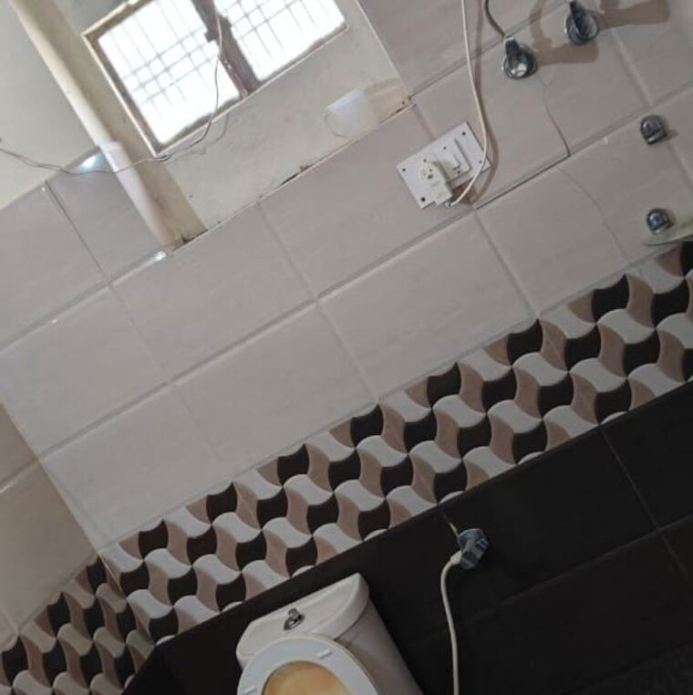 Attached Bathroom, gomti nagar Pg For Girls In Gomti Nagar 9736205