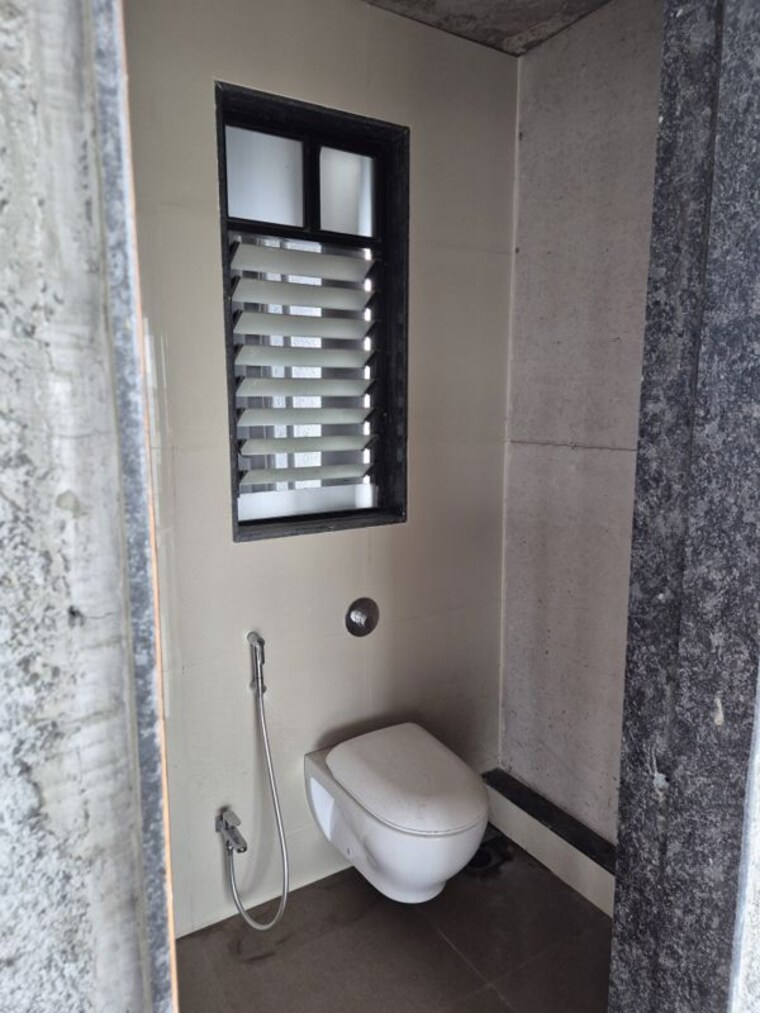 Washroom, swargate Commercial Office Space 1485 Sq.Ft. In Swargate Pune 9736209