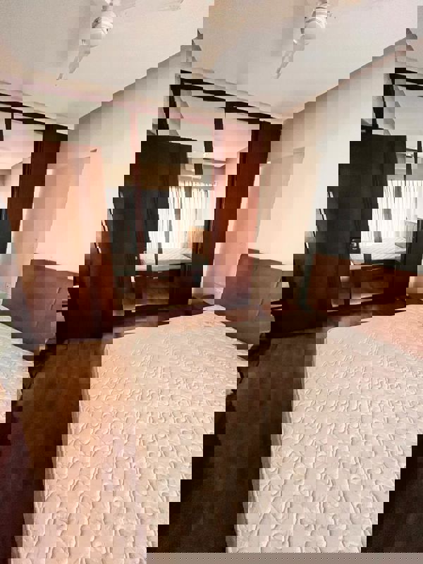 2 BHK Apartment For Rent in Ajanta Apartments Santacruz West