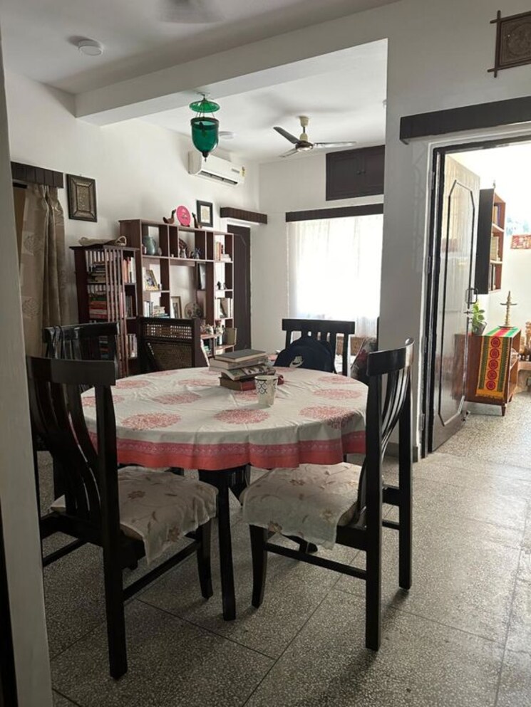 Dining area, vasant kunj 2 Bedroom 1350 Sq.Ft. Apartment In Vasant Kunj Delhi 9736225