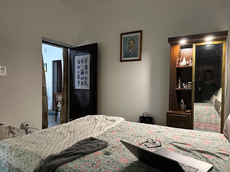 Bedroom, vasant kunj 2 Bedroom 1350 Sq.Ft. Apartment In Vasant Kunj Delhi 9736225