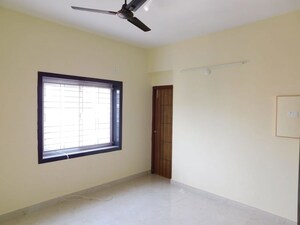 Room in 3 BHK Builder Floor at Kondapur – for Rent