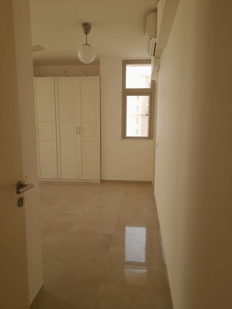 Room, hiranandani-arlington 3 Bedroom 1200 Sq.Ft. Apartment In Ghodbunder Road Thane 9736261