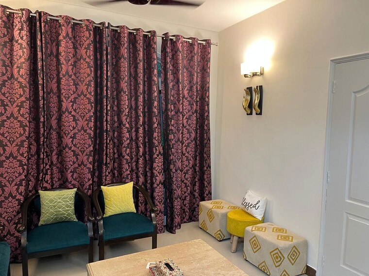 Living Room, unitech-south-city-ii 2 Bedroom 180 Sq.Yd. Builder Floor In Sector 50 Gurgaon 9736268