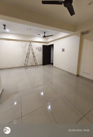 Room in 3.5 BHK Apartment at Crossing Republik, Crossing Republic – for Sale