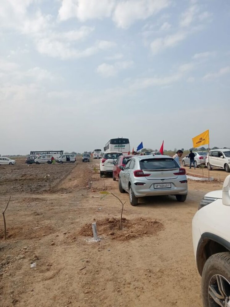 Nearby, beta ii greater noida  100 Sq.Yd. Plot In Beta Ii Greater Noida Greater Noida 9736333