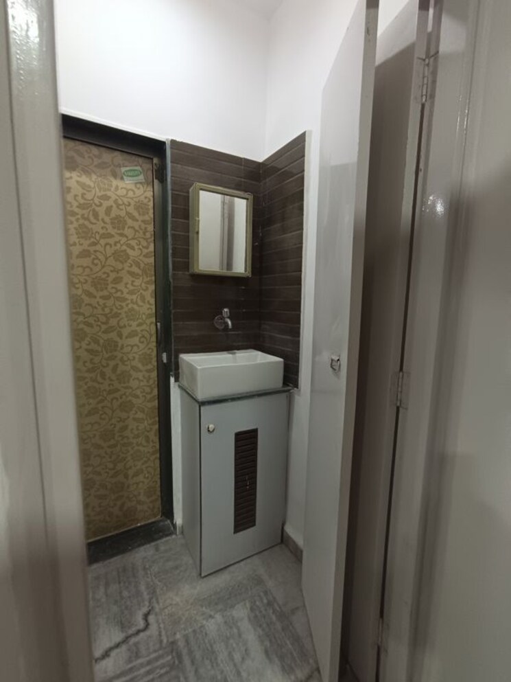 Bathroom, sher-e-punjab 2 Bedroom 800 Sq.Ft. Apartment In Andheri East Mumbai 9736343