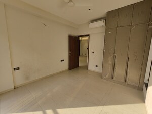 Room in 3 BHK Apartment at Cooke Town – for Rent