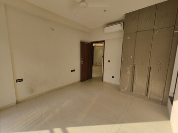 Room in 3 BHK Apartment at Cooke Town – for Rent