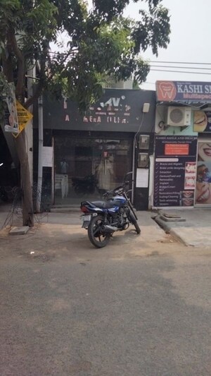  Shop For Rent in Mahmoorganj