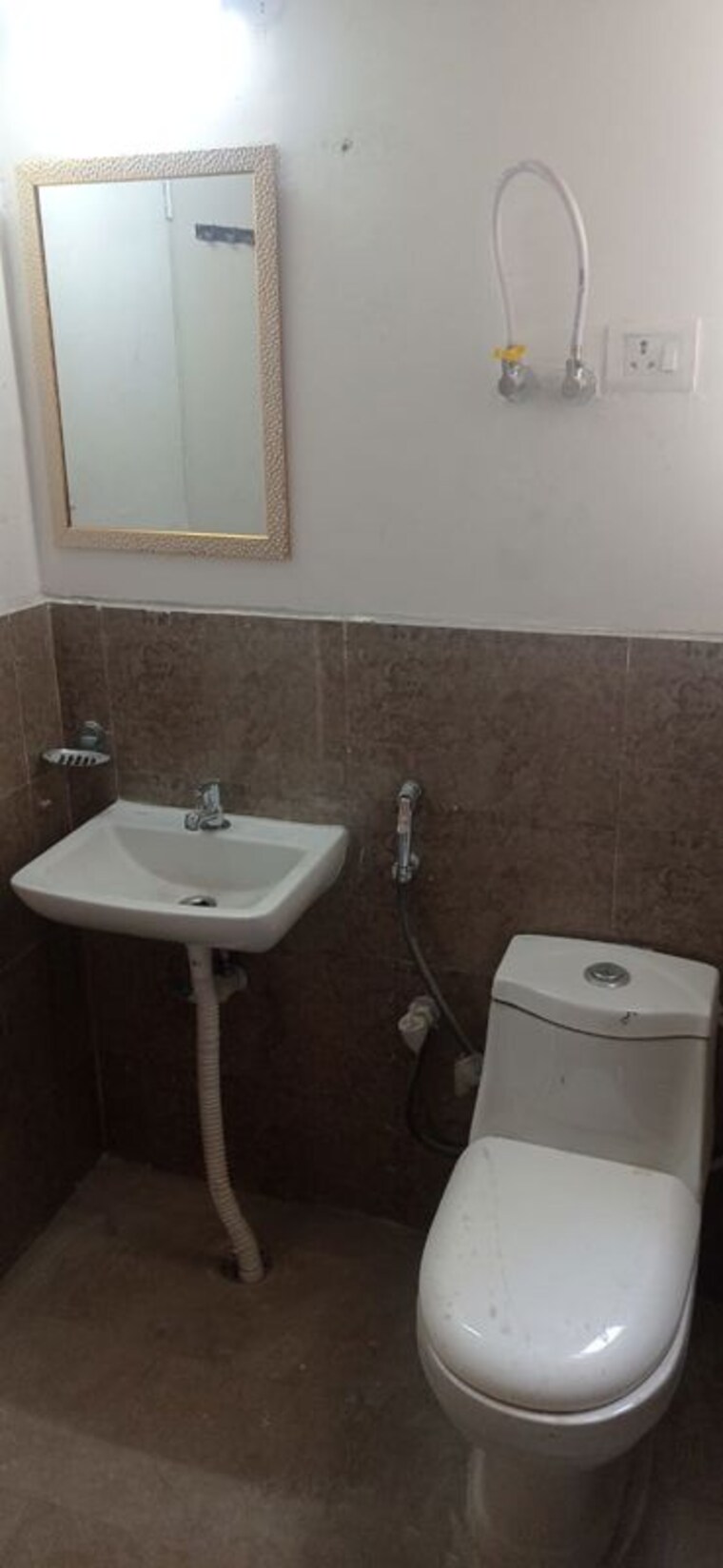 Bathroom, sushant-lok-3 3 Bedroom 1600 Sq.Ft. Builder Floor In Sector 57 Gurgaon 9736389