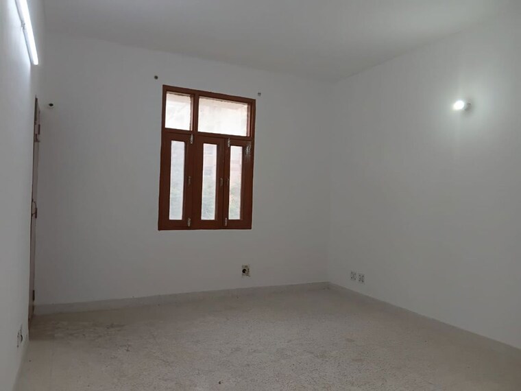 Room, ardee-city 3 Bedroom 1350 Sq.Ft. Builder Floor In Sector 52 Gurgaon 9736395