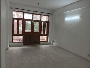 Room in 2 BHK Builder Floor at Ardee Mall, Sector 52 – for Rent