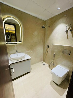 Bathroom in 5 BHK Villa at DLF Atria, Dlf Phase ii – for Sale