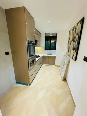 Bedroom in 5 BHK Villa at DLF Atria, Dlf Phase ii – for Sale