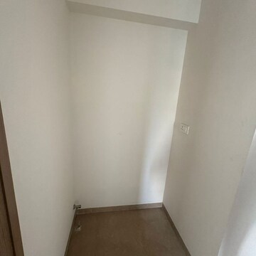 Room in 2 BHK Apartment at Sarita Apartment Bandra West, Vaidya Nagar – for Rent