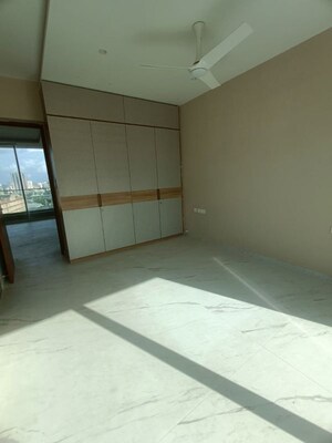 Room in 3 BHK Apartment at Andheri West – for Rent