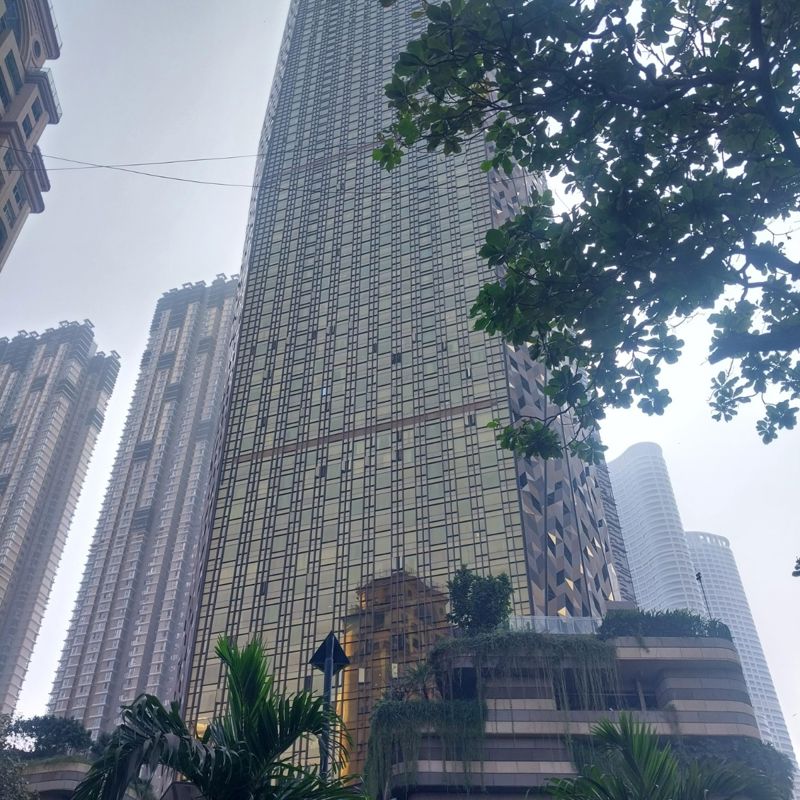 3 BHK + Servant Room Apartment For Rent in Lodha The Park