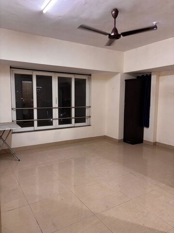 Room in 2 BHK Apartment at Mermit Tower, Lower Parel – for Rent