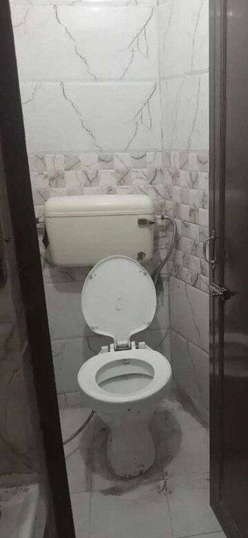 Bathroom in 2 BHK Builder Floor at Sector 38 – for Rent